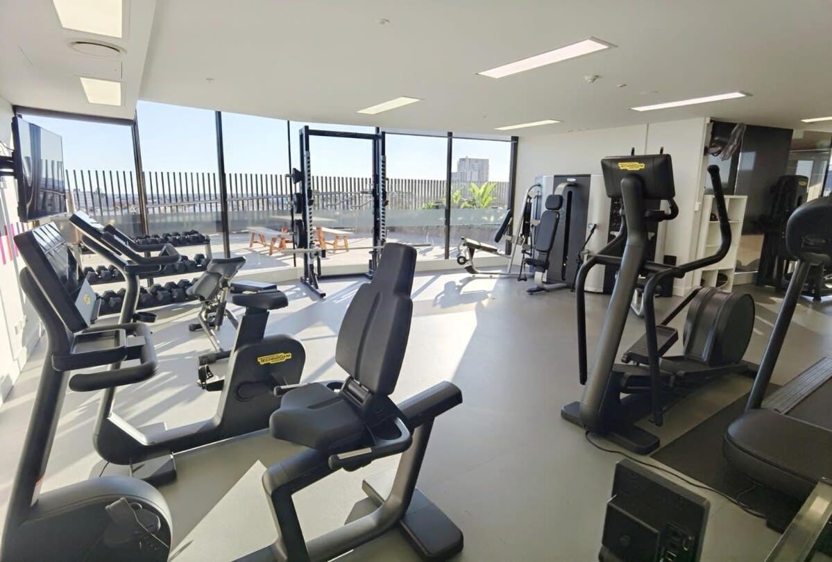 Apartment Iconic On Vue With Free Parking Pool Gym Cbd *