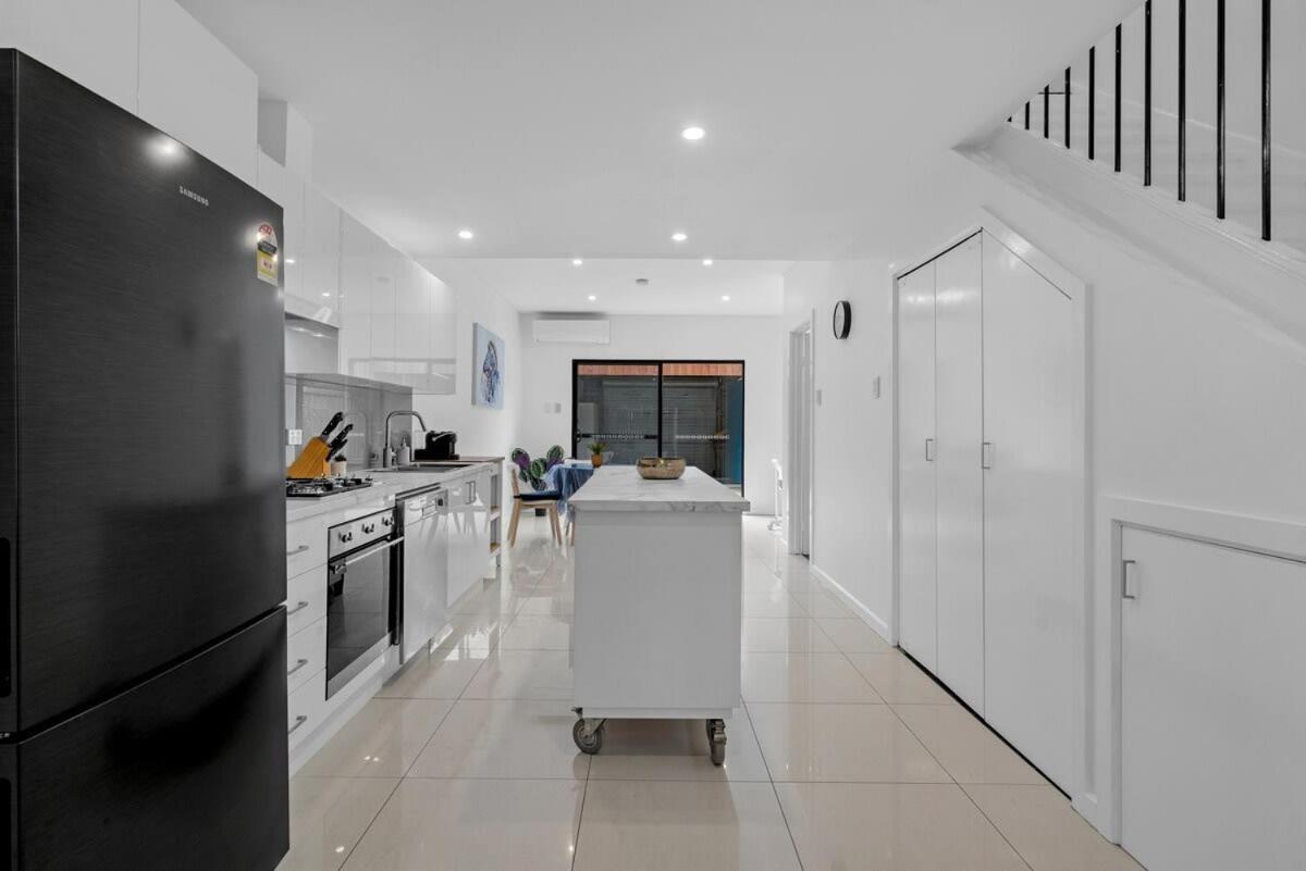 2br Townhouse Cbd Chinatown Free Wifi Freeparking Holiday home Adelaide