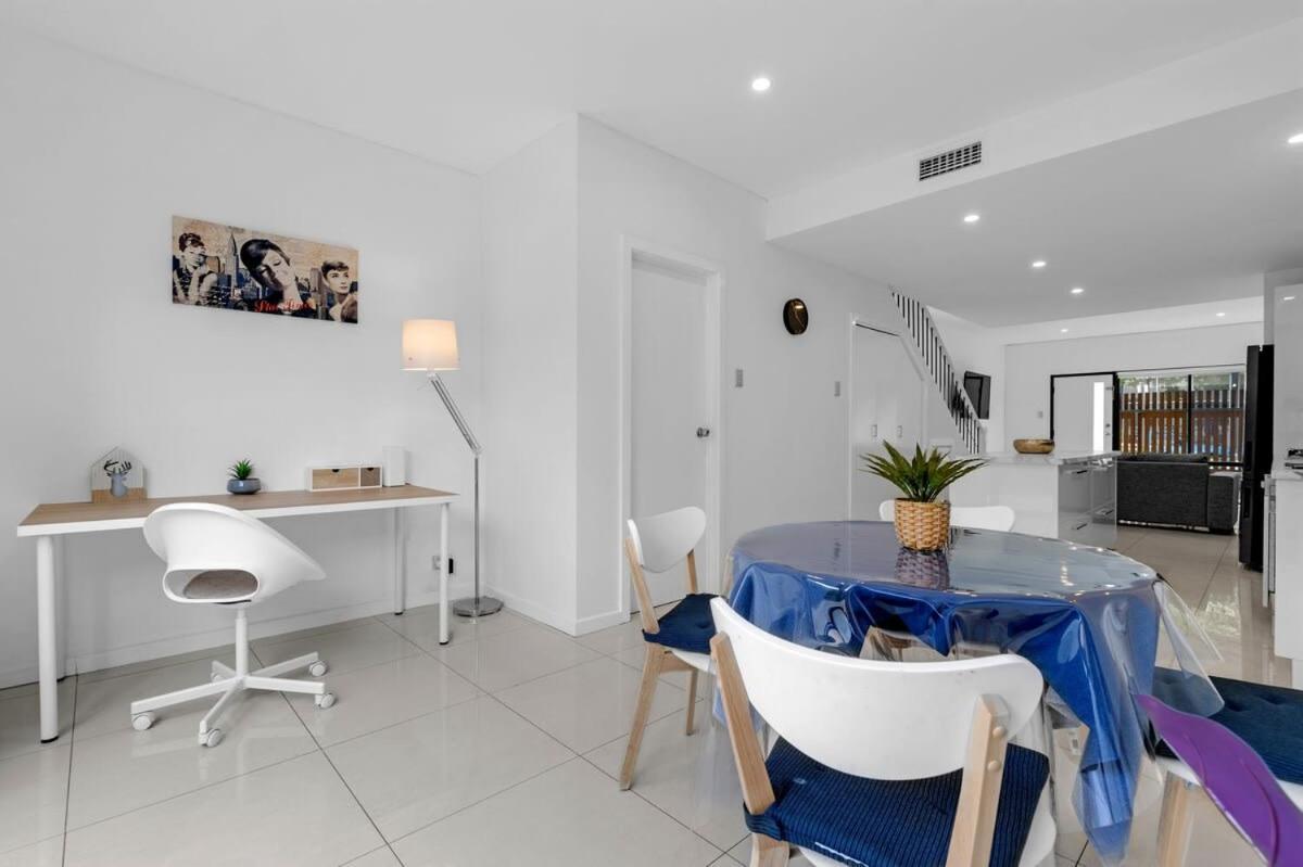 2br Townhouse Cbd Chinatown Free Wifi Freeparking *