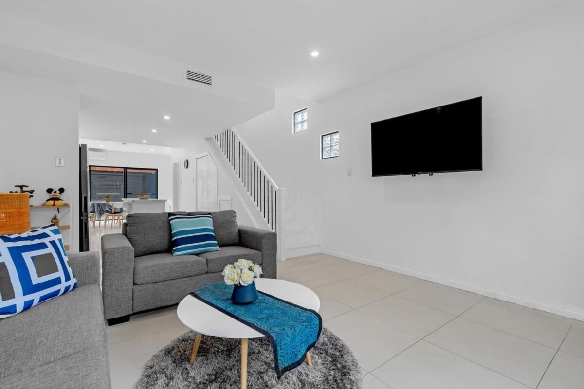2br Townhouse Cbd Chinatown Free Wifi Freeparking