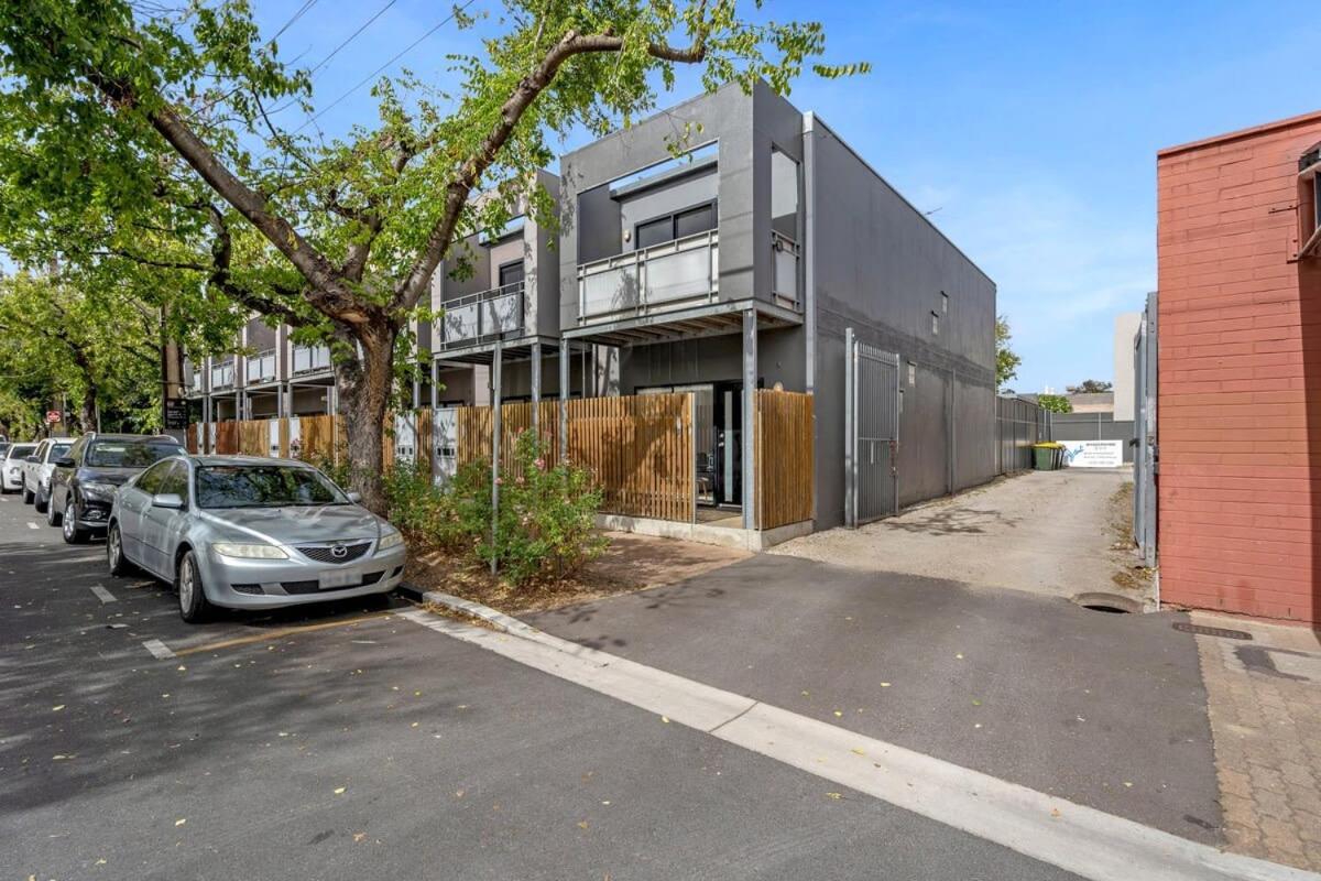 2br Townhouse Cbd Chinatown Free Wifi Freeparking
