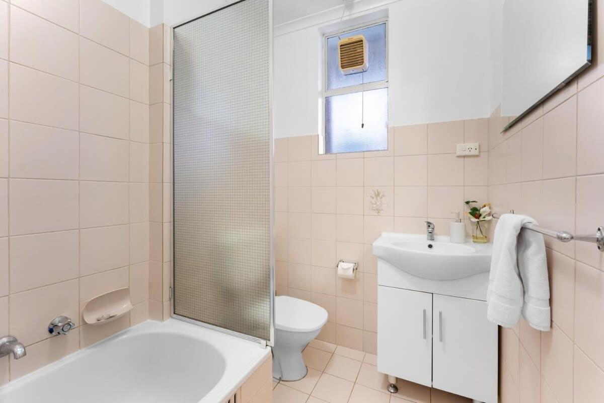 Apartment Renovated 1br Unit Cbd Parking Wi-fi South Tce Adelaide