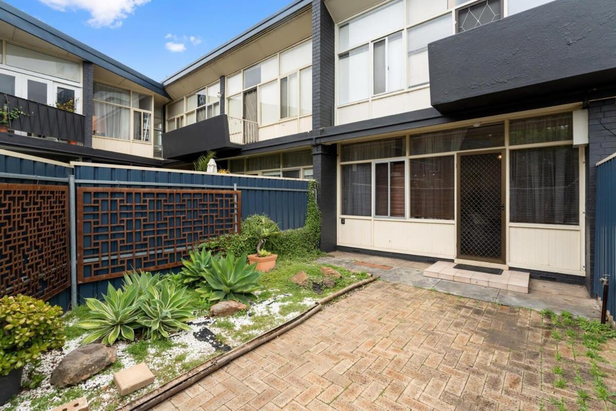 Renovated 1br Unit Cbd Parking Wi-fi South Tce Adelaide
