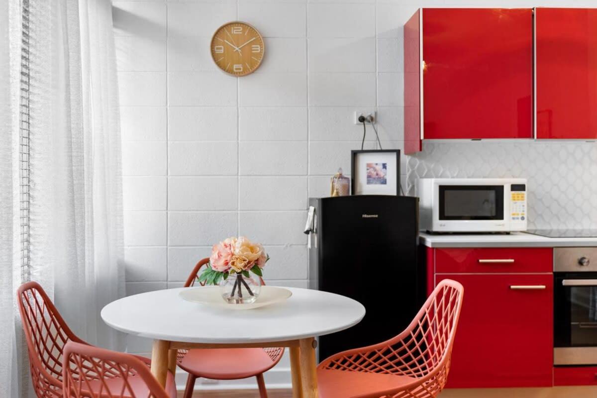 Apartment Renovated 1br Unit Cbd Parking Wi-fi South Tce *