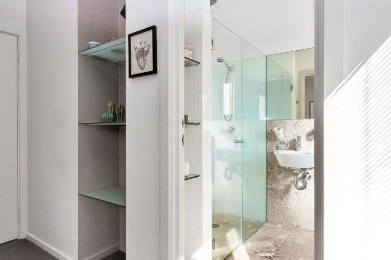 2 Bed 2 Bath Modern Townhouse In Heart Of * Adelaide