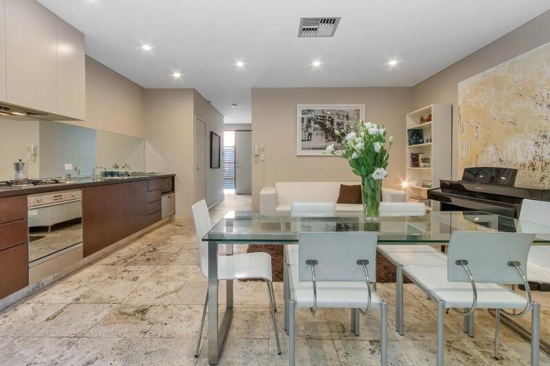 2 Bed 2 Bath Modern Townhouse In Heart Of *
