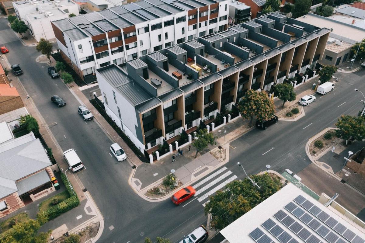 Lusso - Rooftop Views 3br 3bth 4 Level Townhouse *