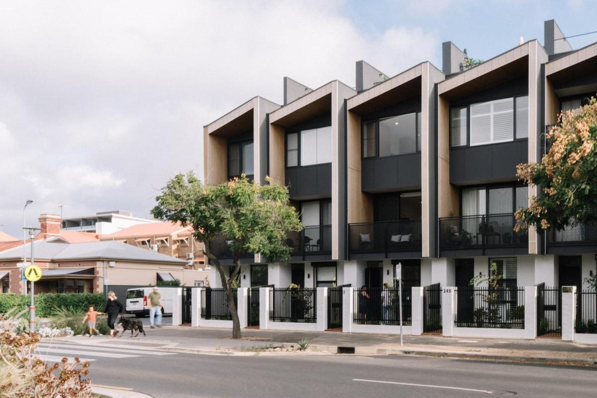Holiday home Lusso - Rooftop Views 3br 3bth 4 Level Townhouse Adelaide