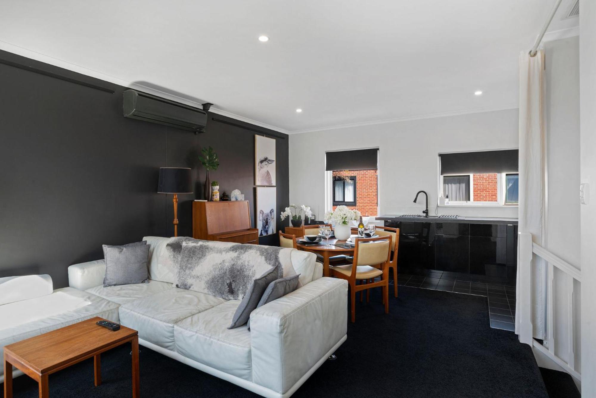 The Muse On Halifax Stylish Town House Apartment Adelaide