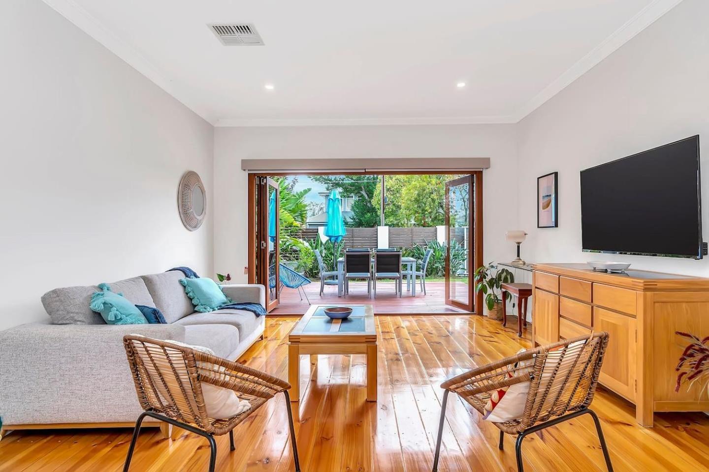 Gladstone Gardens - Family Comfort In North Brighton Holiday home Adelaide