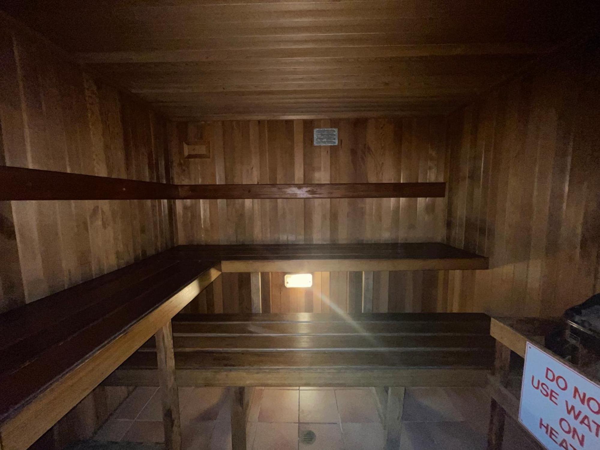 Apartment City - Free Parking, 3 Bedrooms And 2 Bathrooms Adelaide