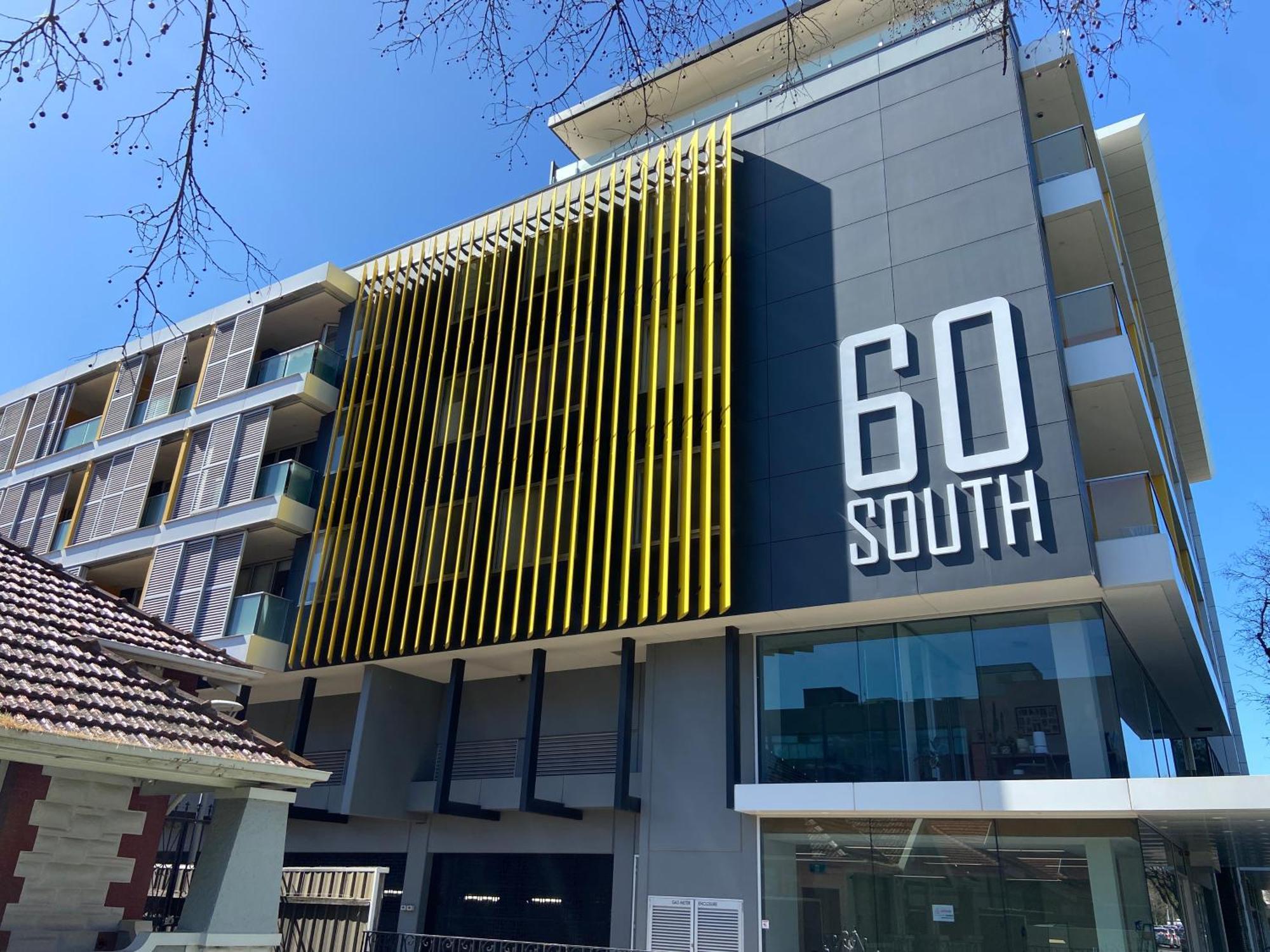 Cbd Bluebird Apartment *