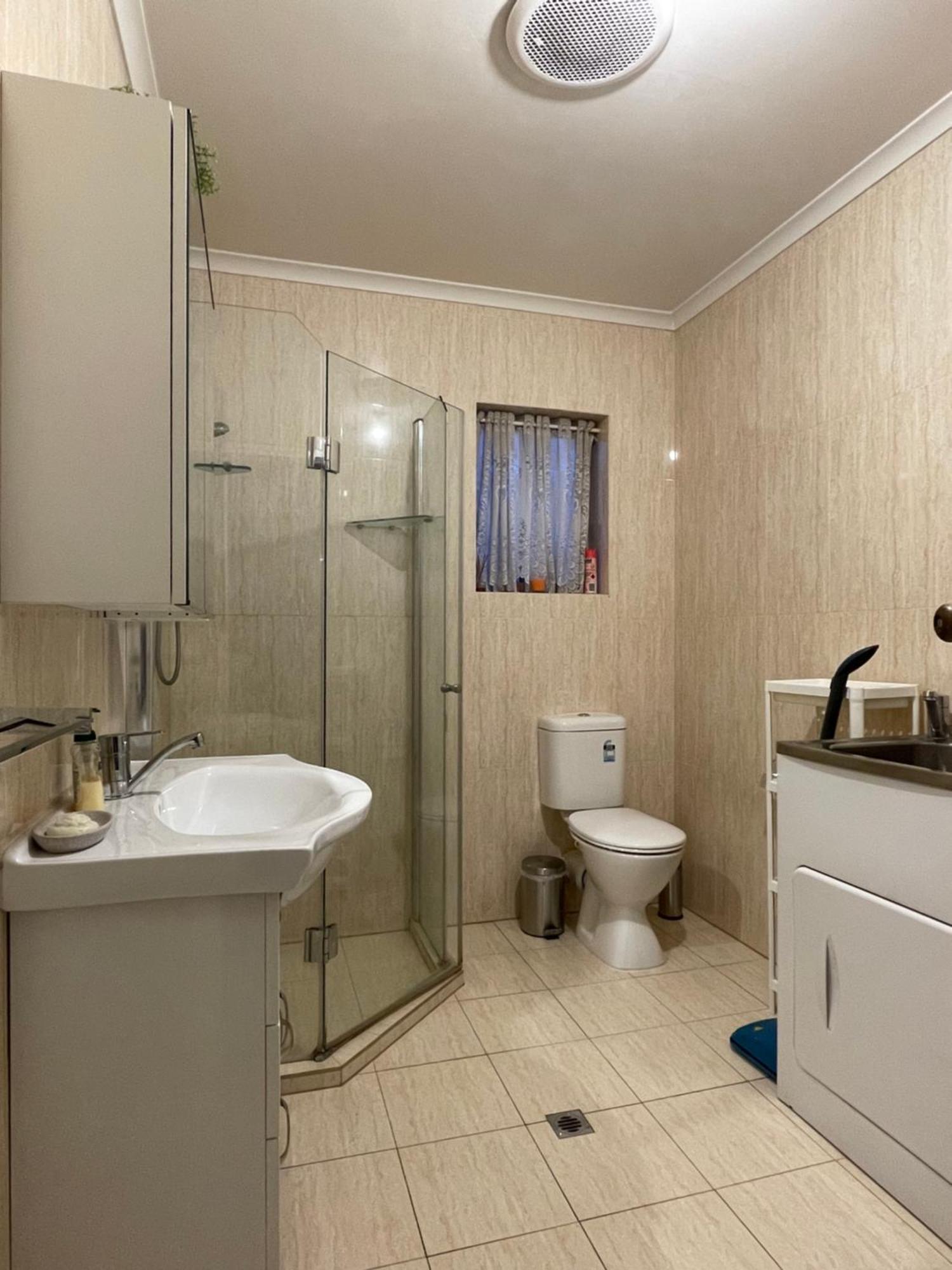 Apartment Cosy 2-bedroom In Tree-lined Highgate With Free Parking, Wi-fi, Workspace & Netflix *