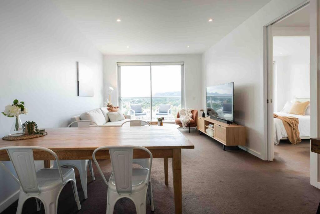 Apartment, Pool & Carpark *