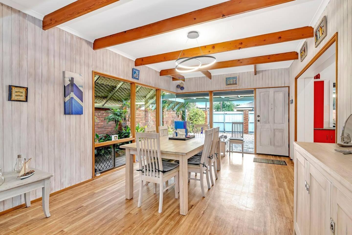 Sea J's Brighton - Local Charm And Beachside Flair * Adelaide