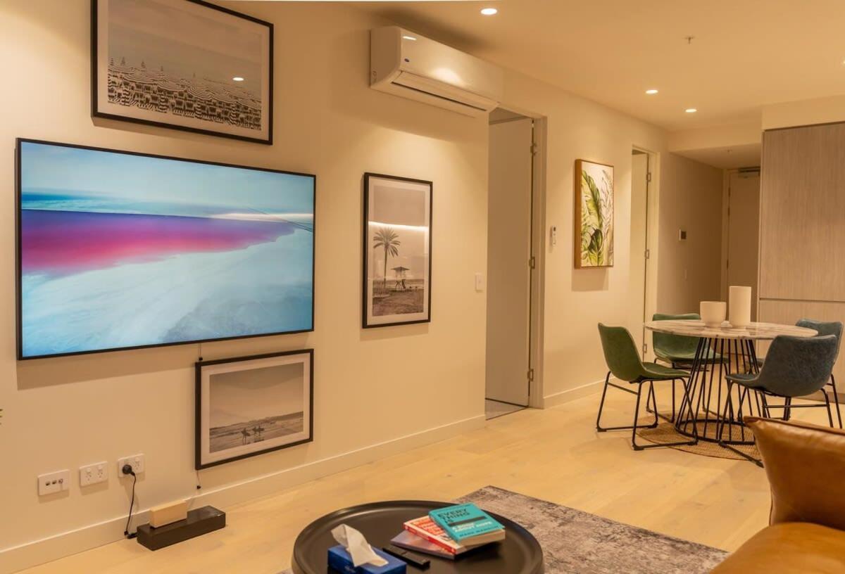 Pure Luxury Modern Heart Of Cbd Car Park Apartment Adelaide