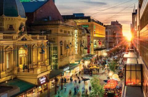 Journey To West Franklin Free Parking Pool Gym * Adelaide