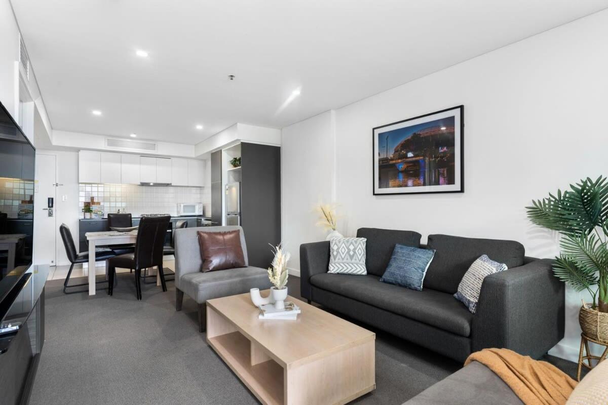 Cbd Modern 2br Free Parking