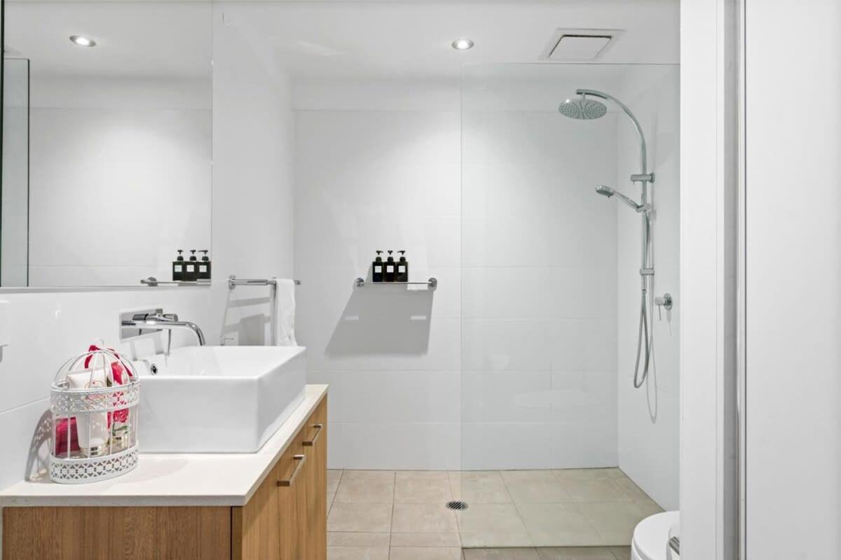Apartment Journey To West Franklin Free Parking Pool Gym Adelaide