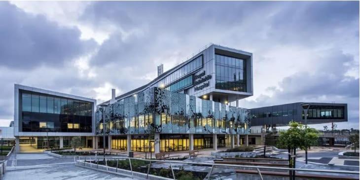 Iconic On Vue With Free Parking Pool Gym Cbd