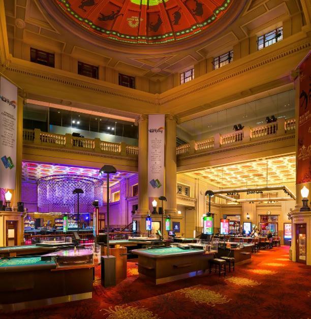 Iconic On Vue With Free Parking Pool Gym Cbd *