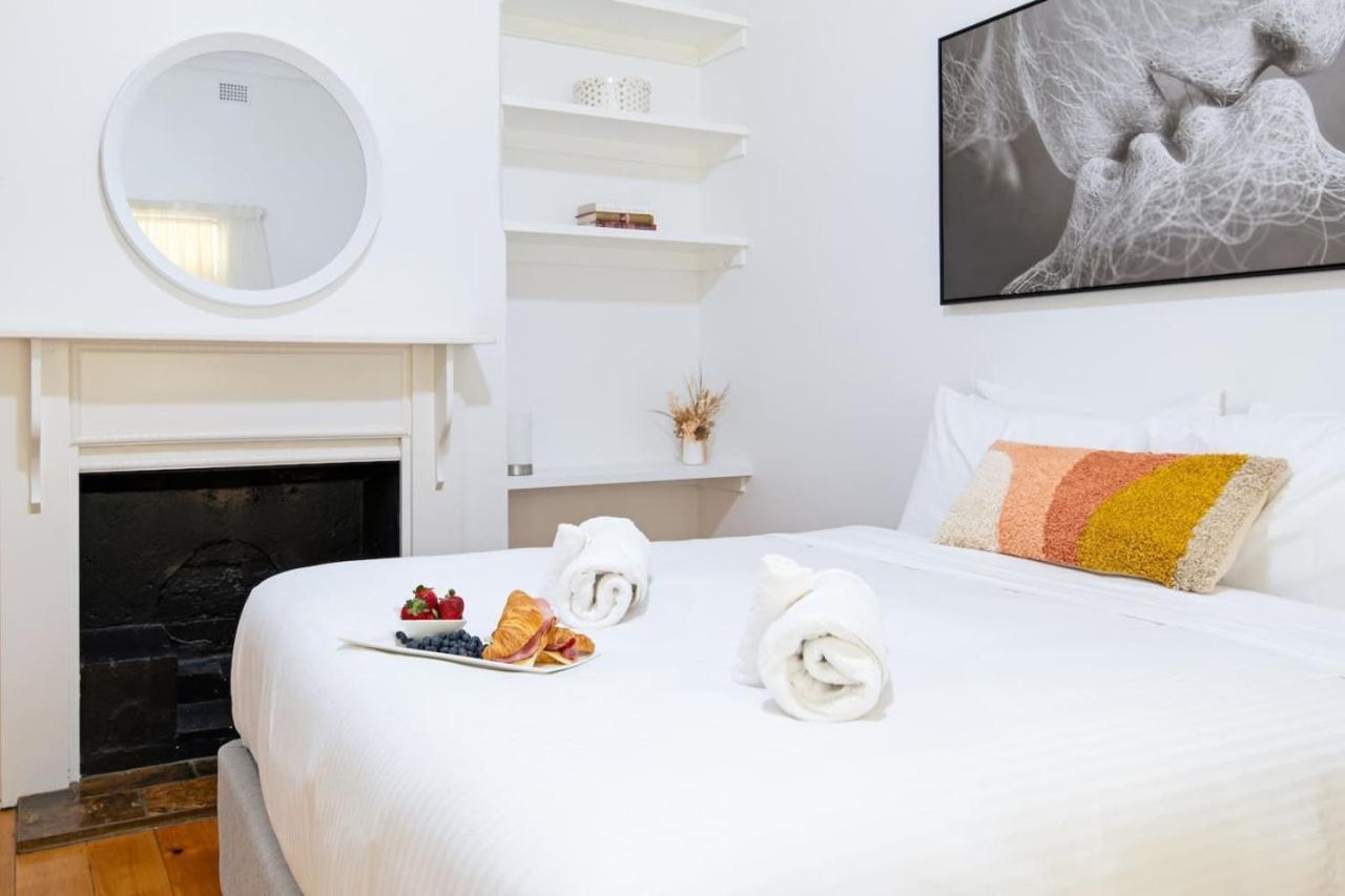 Charming 3-bedroom Sandstone Haven With Free Wine Holiday home Adelaide