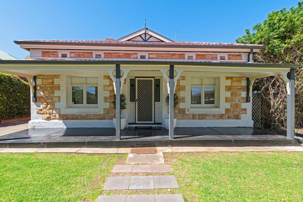 Charming 3-bedroom Sandstone Haven With Free Wine Adelaide
