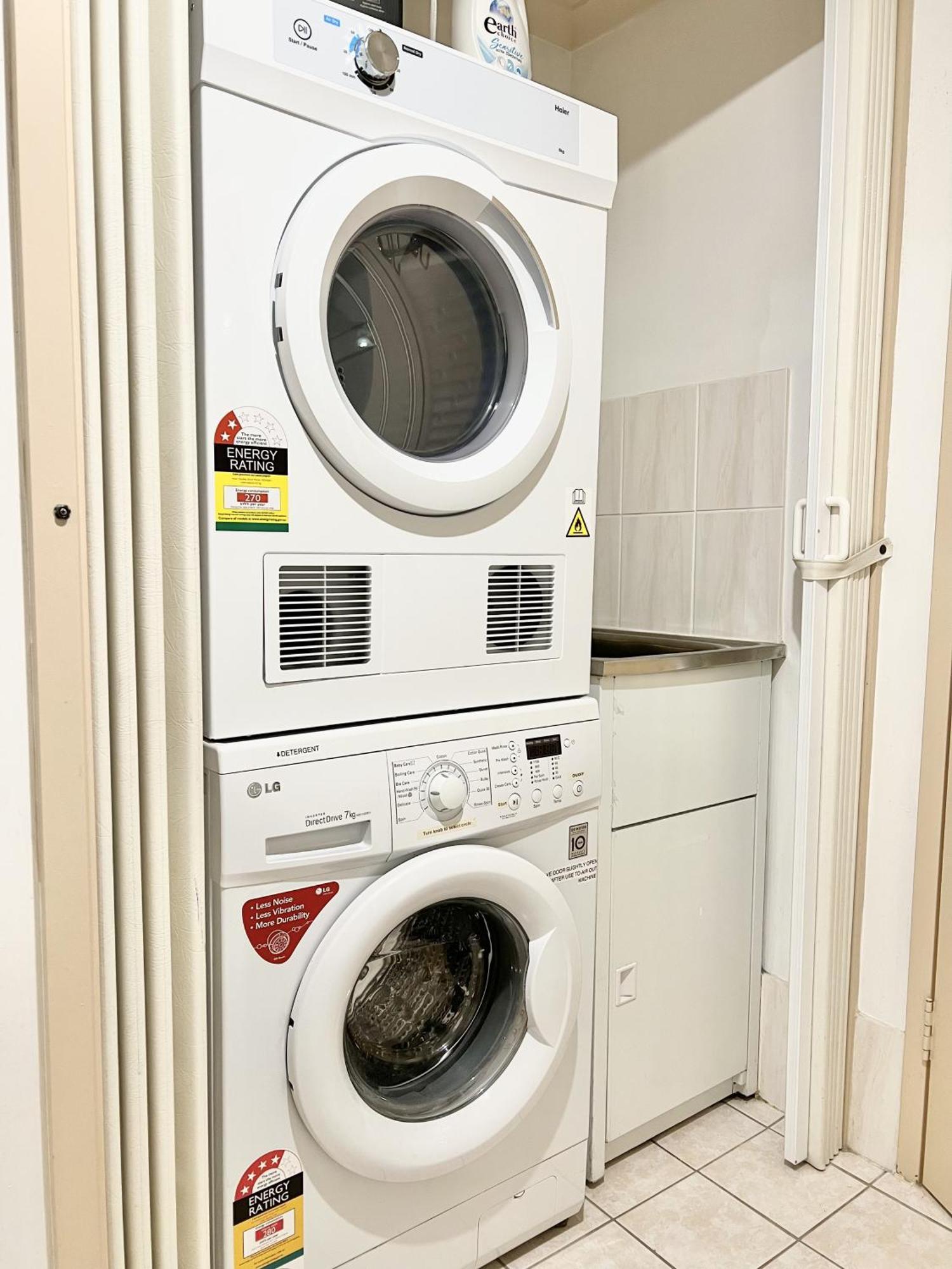 Holiday home Big Free Wifi Gated Parking Aircon *
