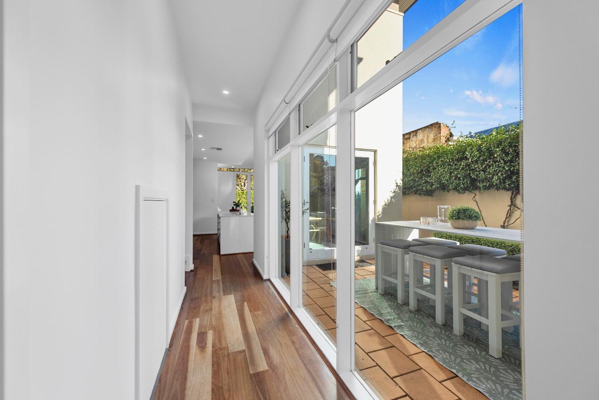 Stylish Home, Family - Walk To Pub,cafes, 1km Cbd! * Adelaide
