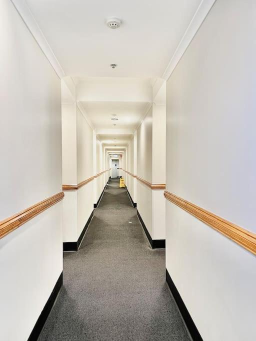259 Gouger Unit 105 * Adelaide