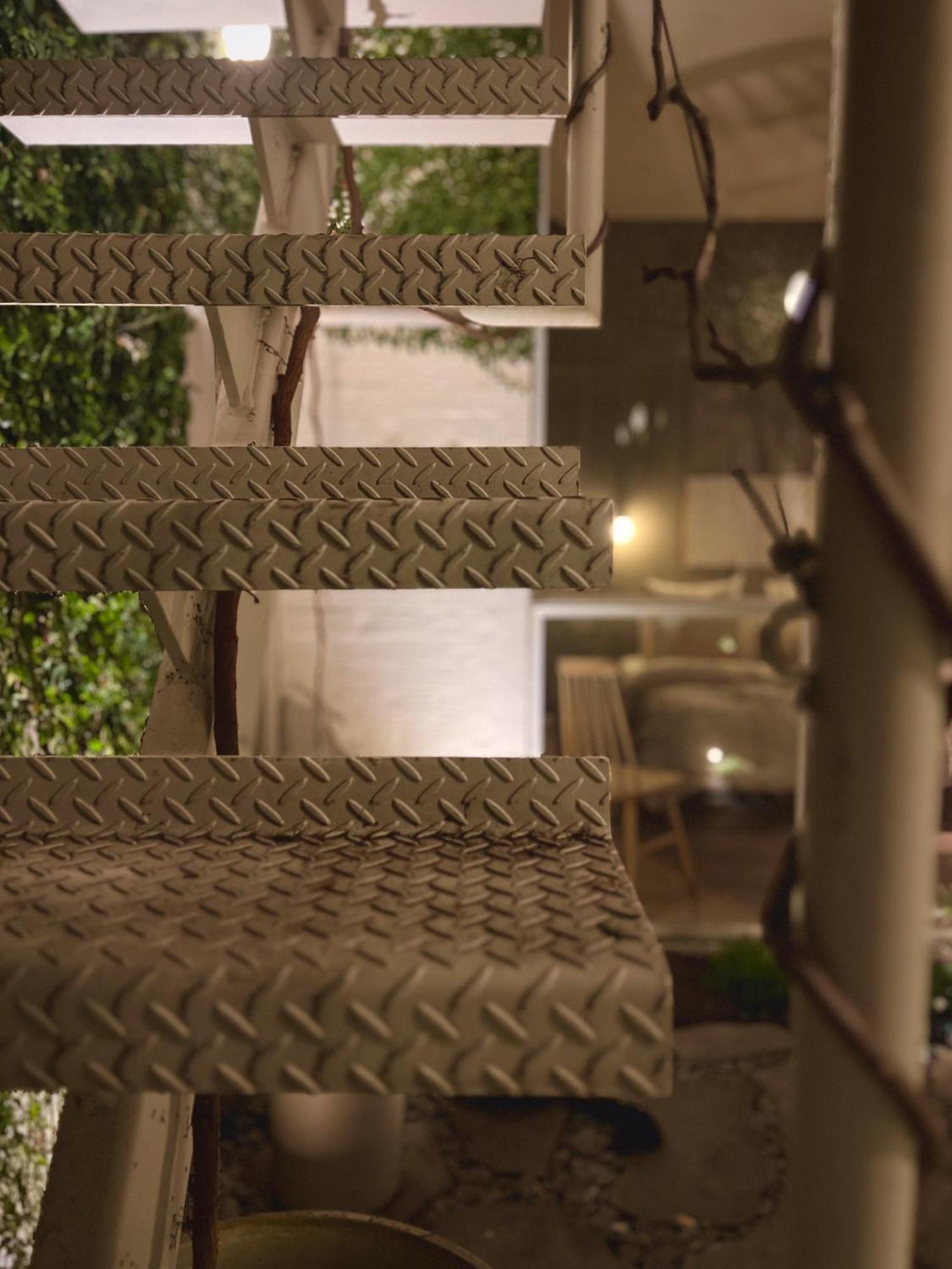 George - Luxe With Private Rooftop Holiday home