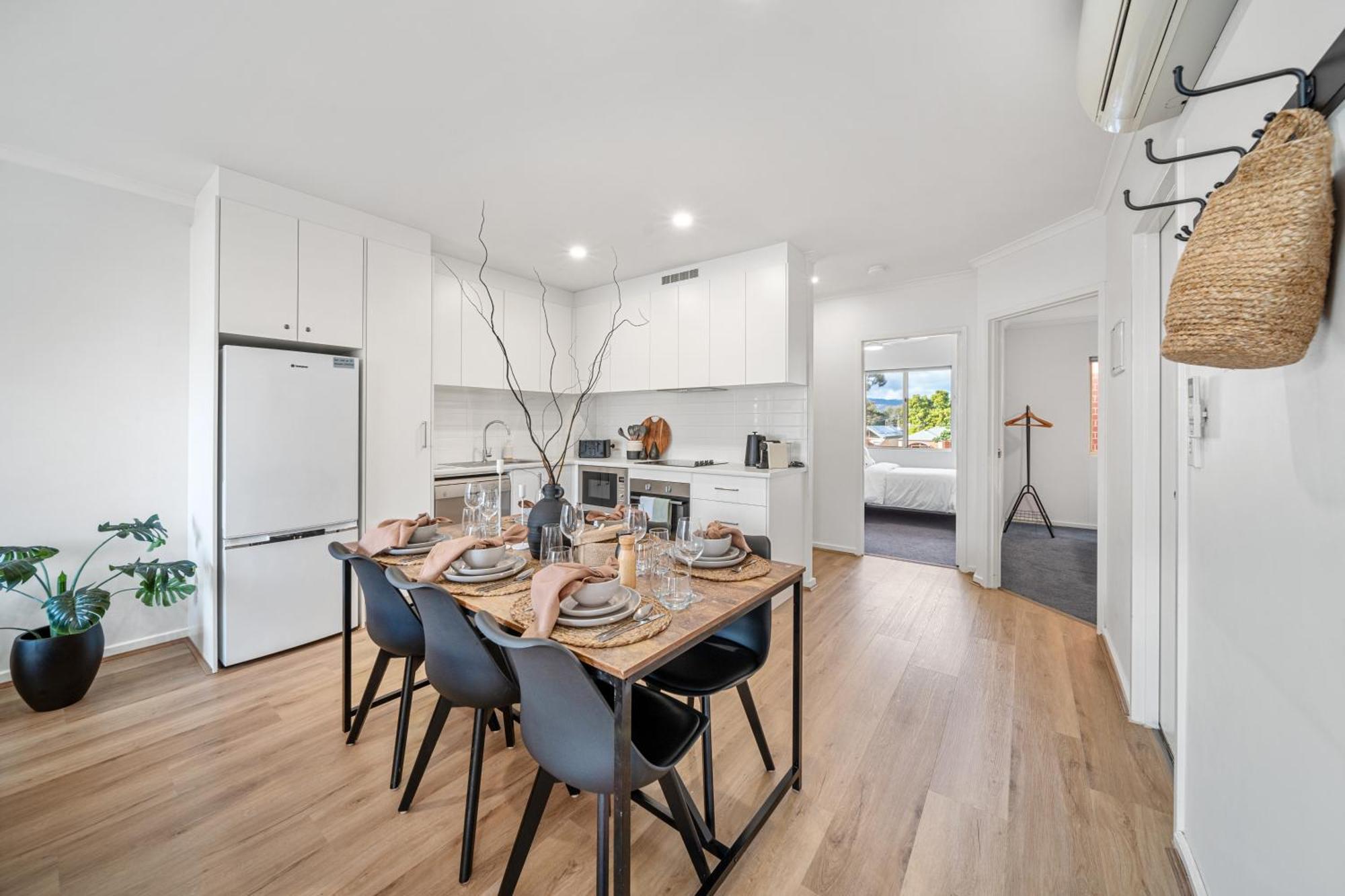 In The Midst On Melbourne Apartment *