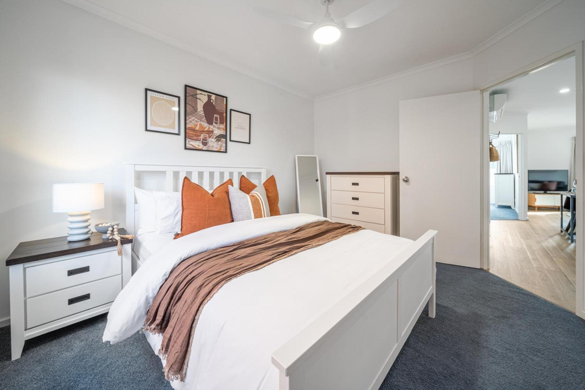 Apartment In The Midst On Melbourne