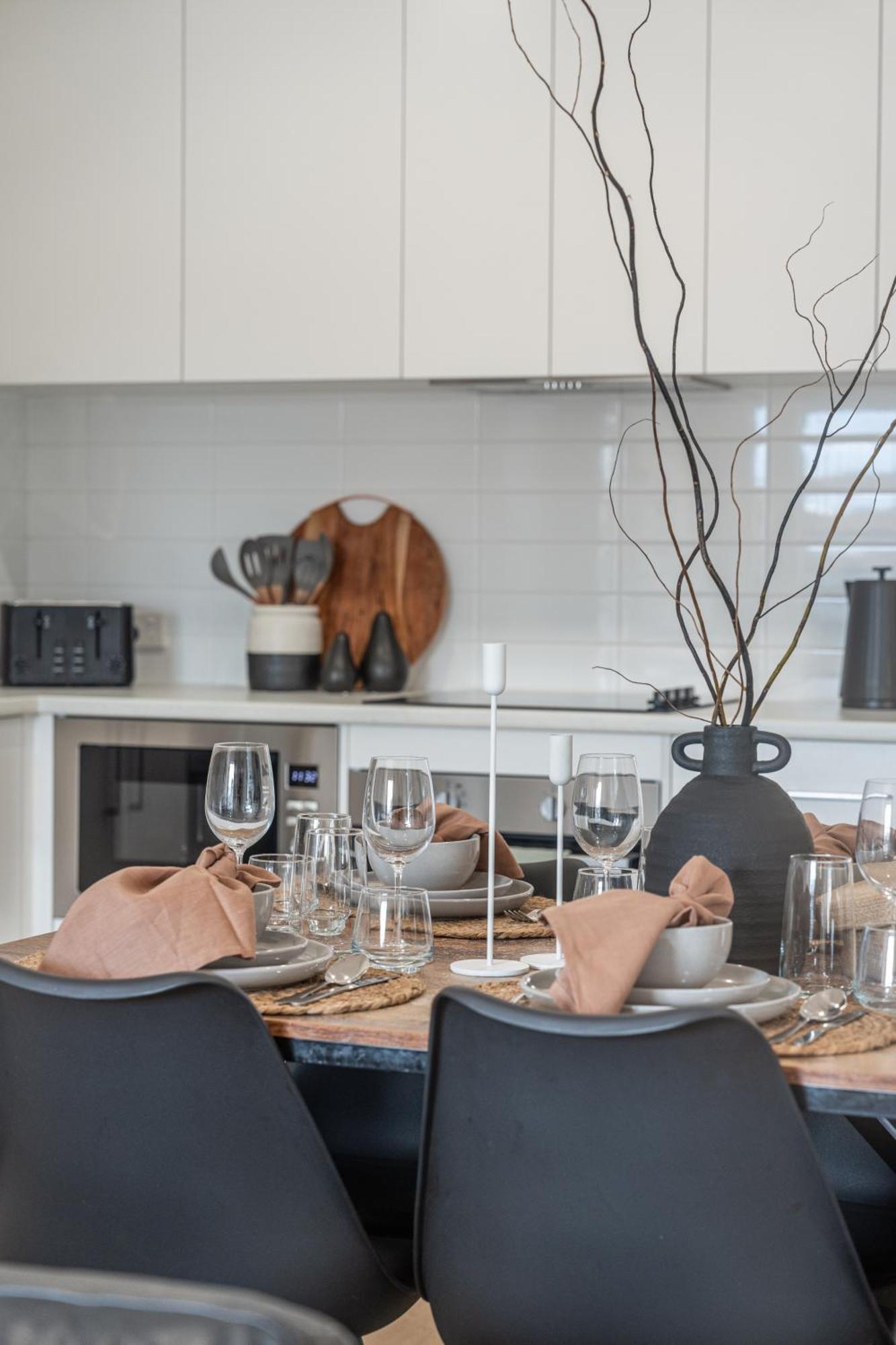 Apartment In The Midst On Melbourne Adelaide
