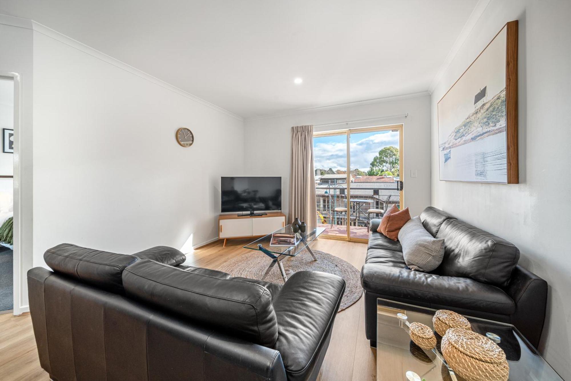 In The Midst On Melbourne Apartment *