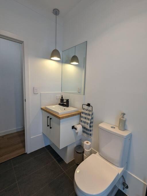 On Mattingley Apartment