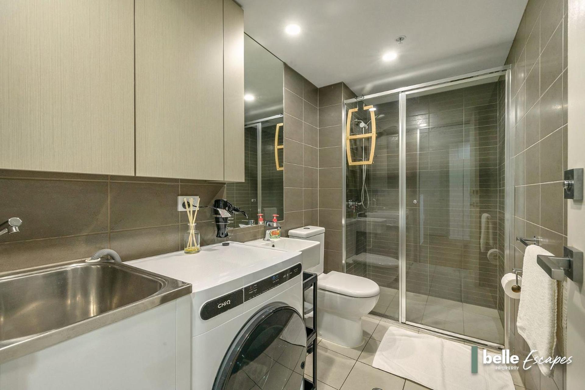2 Bedroom With Car Parking In East Apartment