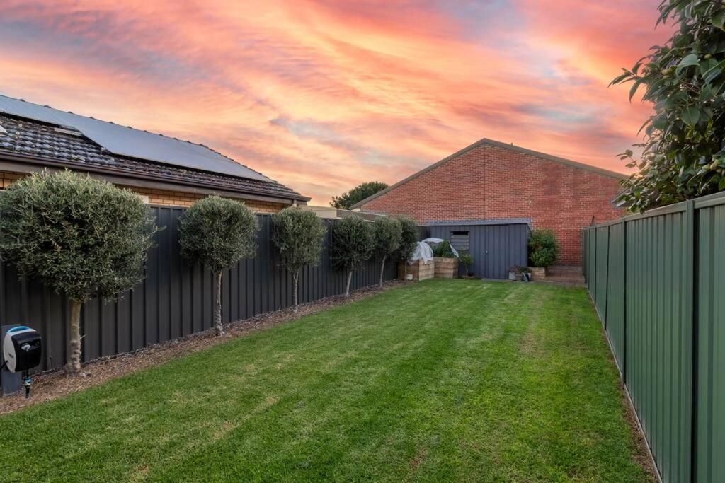 West Hideaway - A Relaxed Coastal Locale Holiday home *