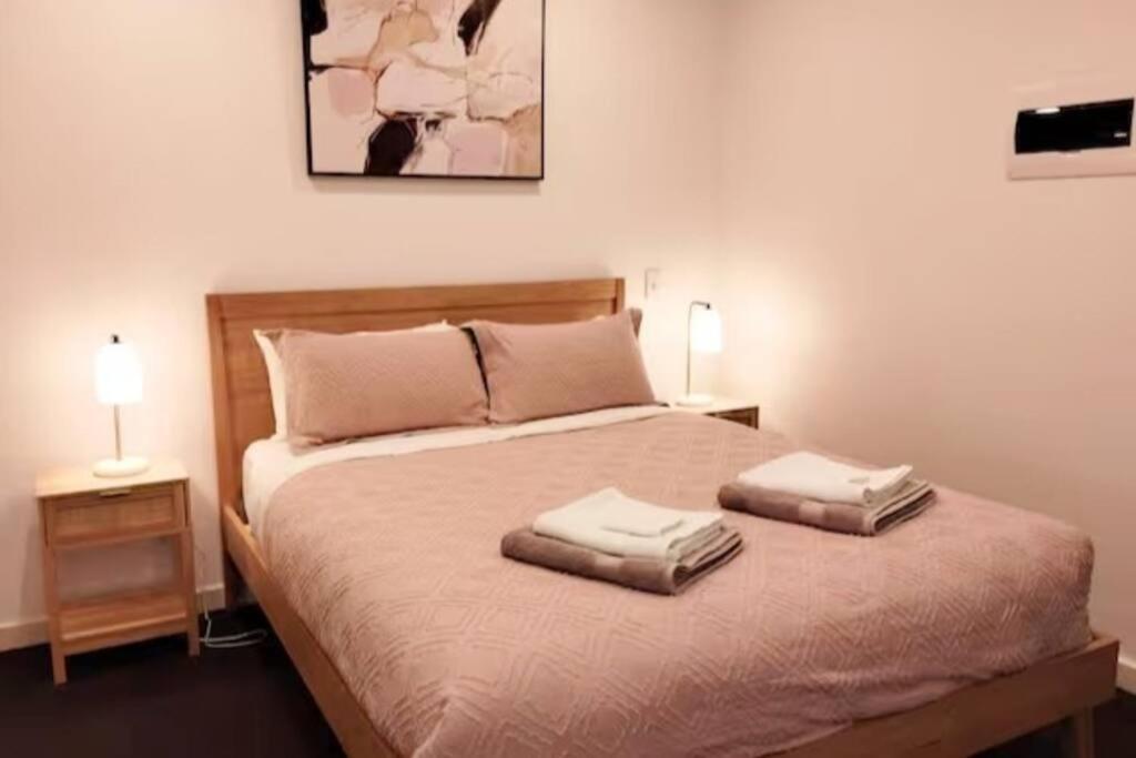 Apartment Lovely 1br On Morphett With Pool & Wi-fi