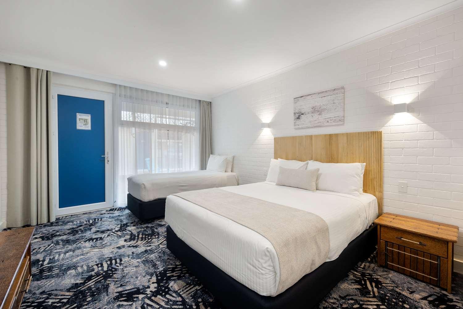Western Airport Hotel 4*