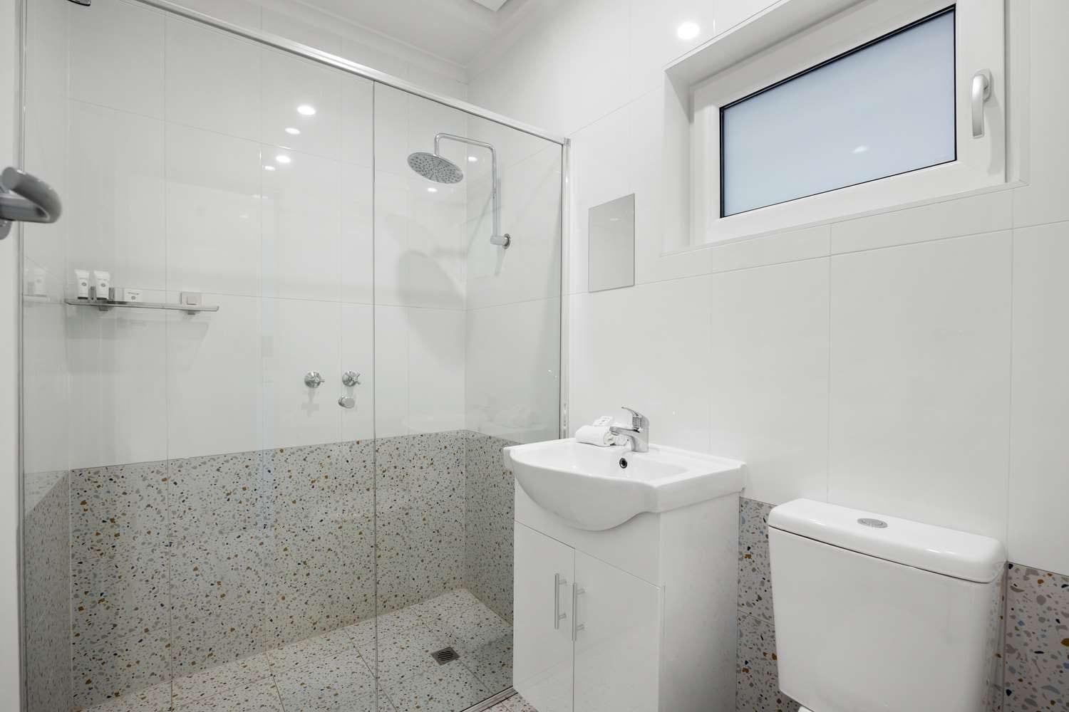 Hotel Western Airport 4*