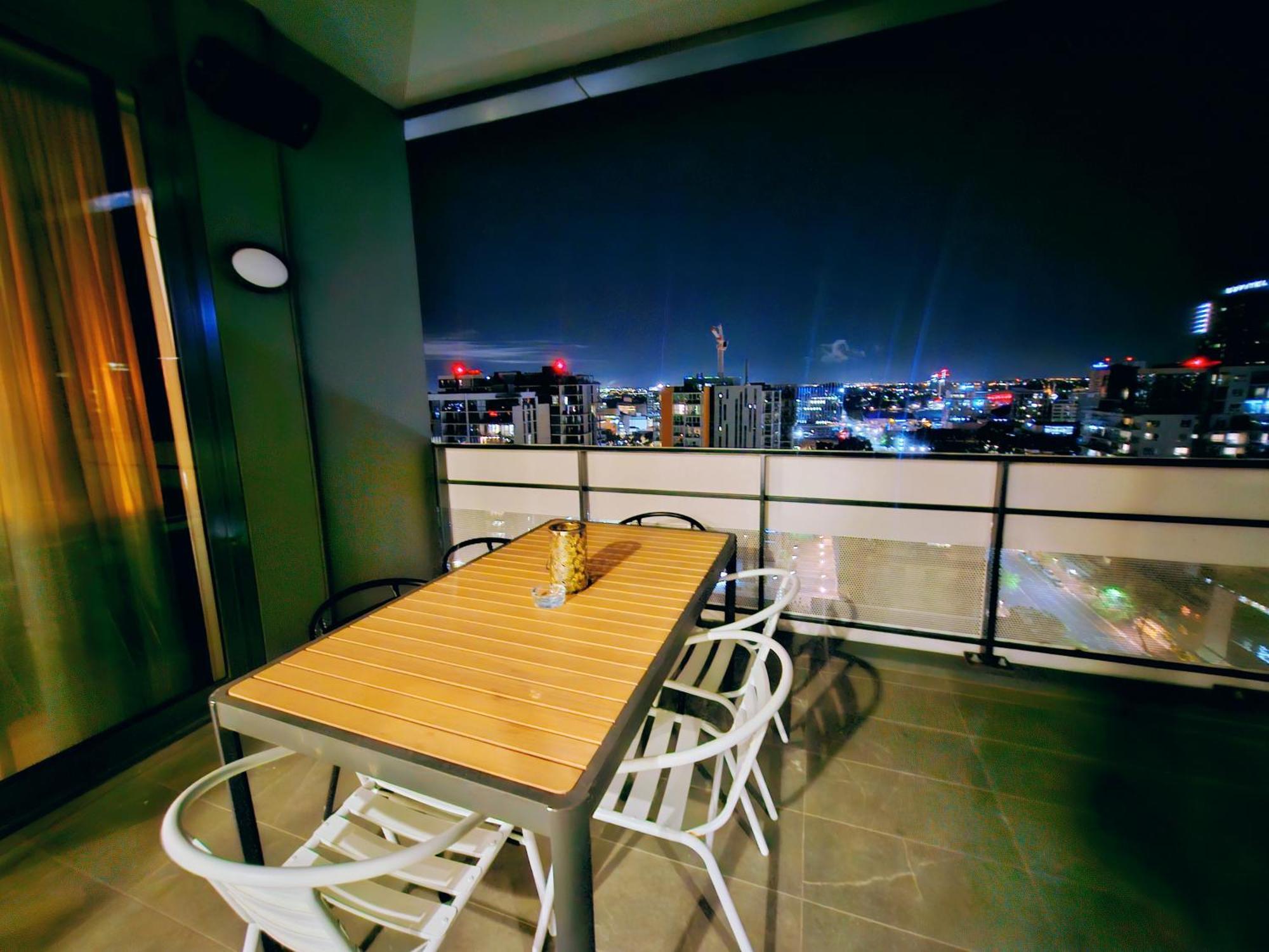 Apartment Eden - Fast & Furious 伊甸园 - 速度与激情 *