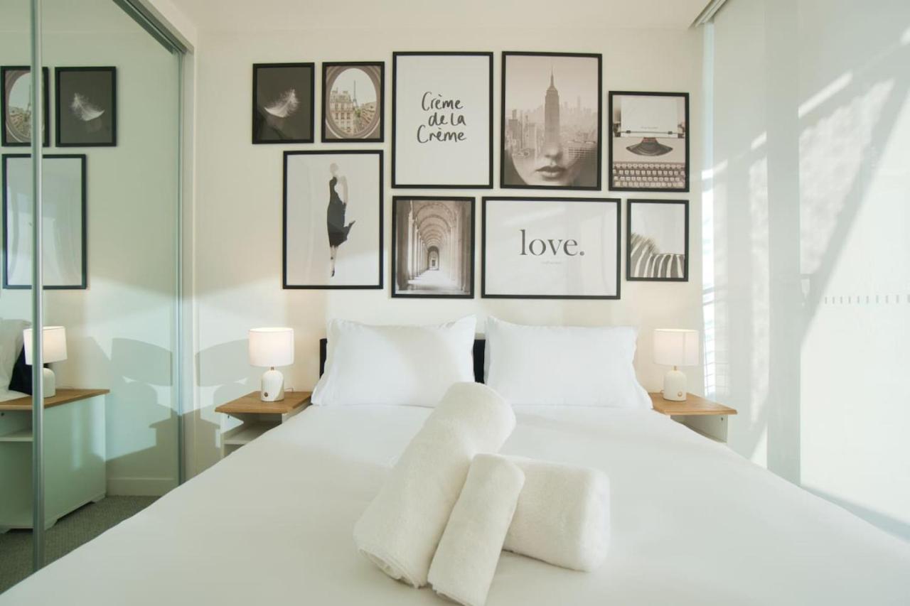 Elegant New In Vibrant Rundle Mall Apartment *