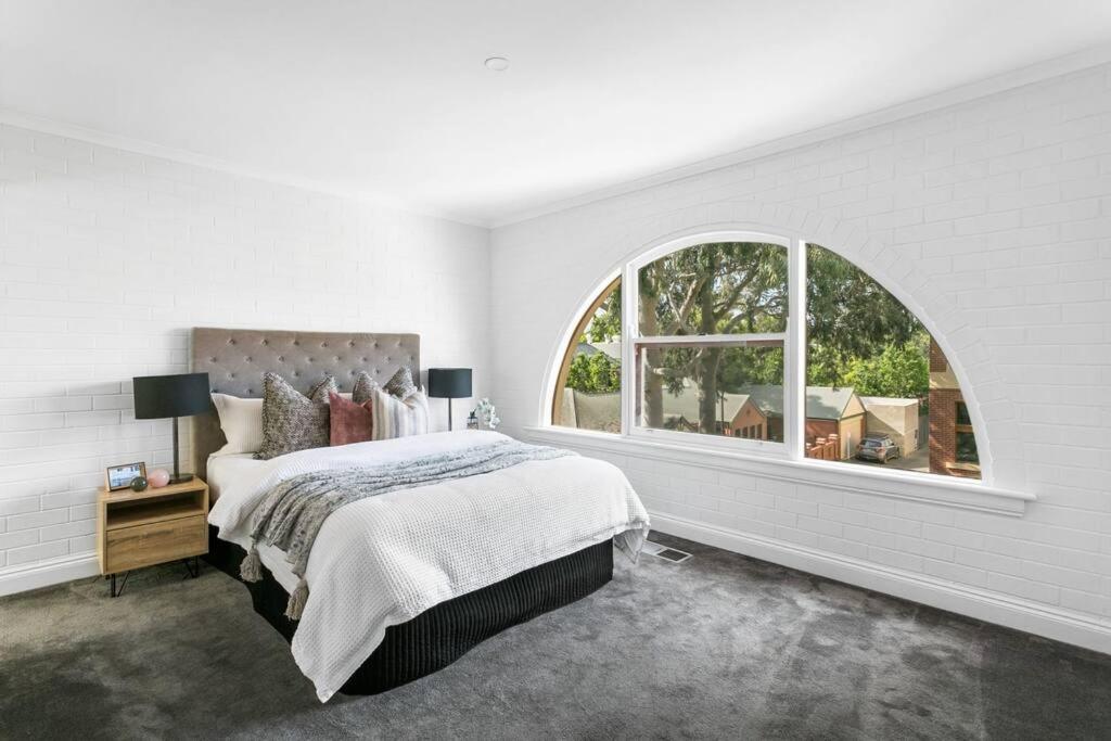 Manhattan Style 3 Story Luxury In St Peters Adelaide