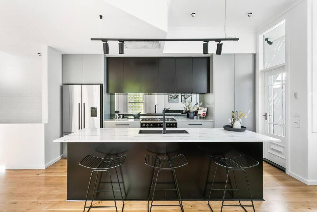 Manhattan Style 3 Story Luxury In St Peters Holiday home