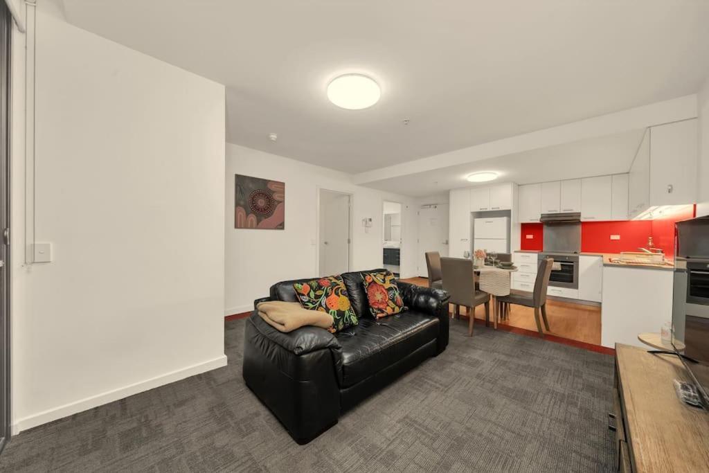 Apartment 2 Bedrooms In Cbd With Balcony