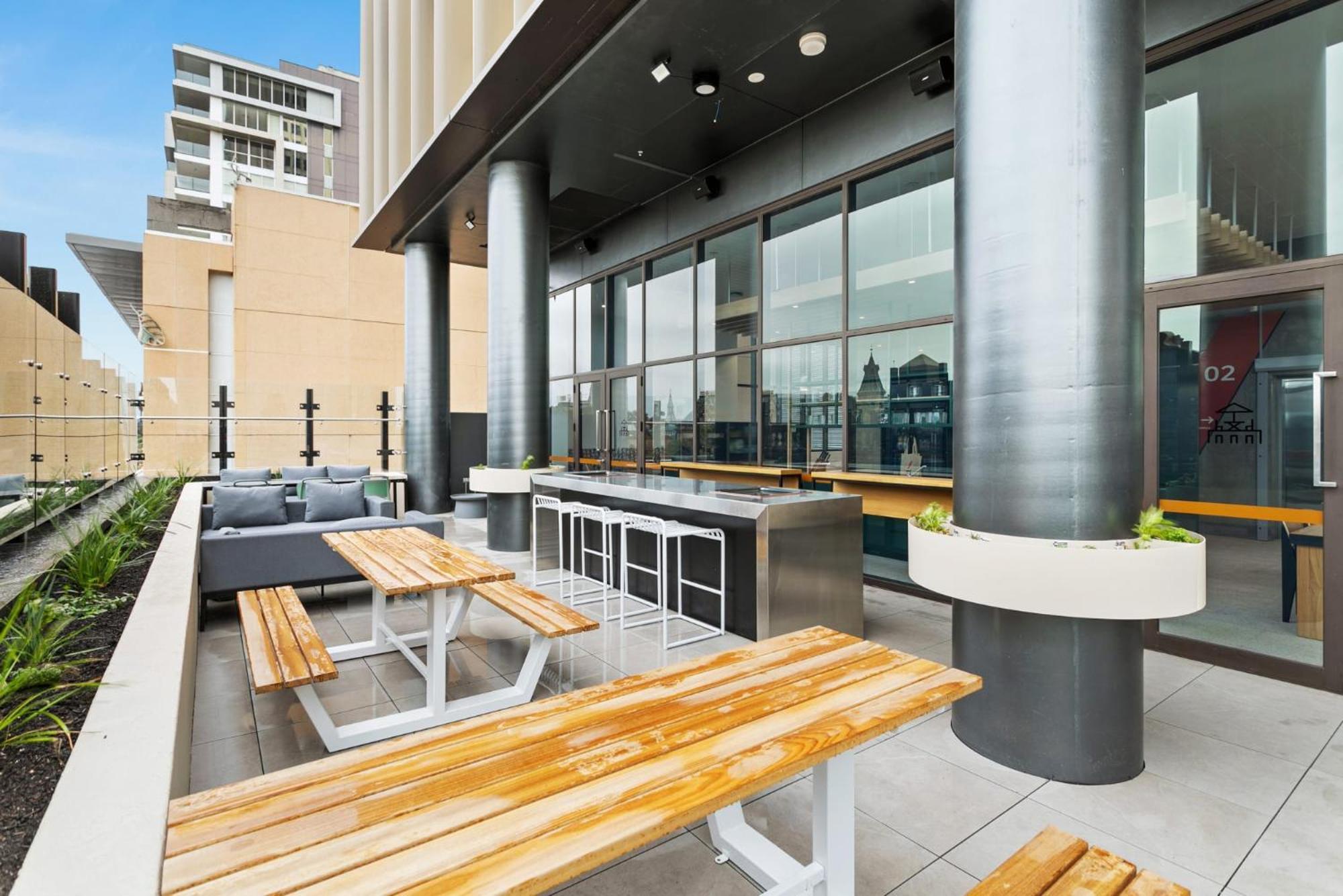Switch Living In The Centre Of Apartment Adelaide