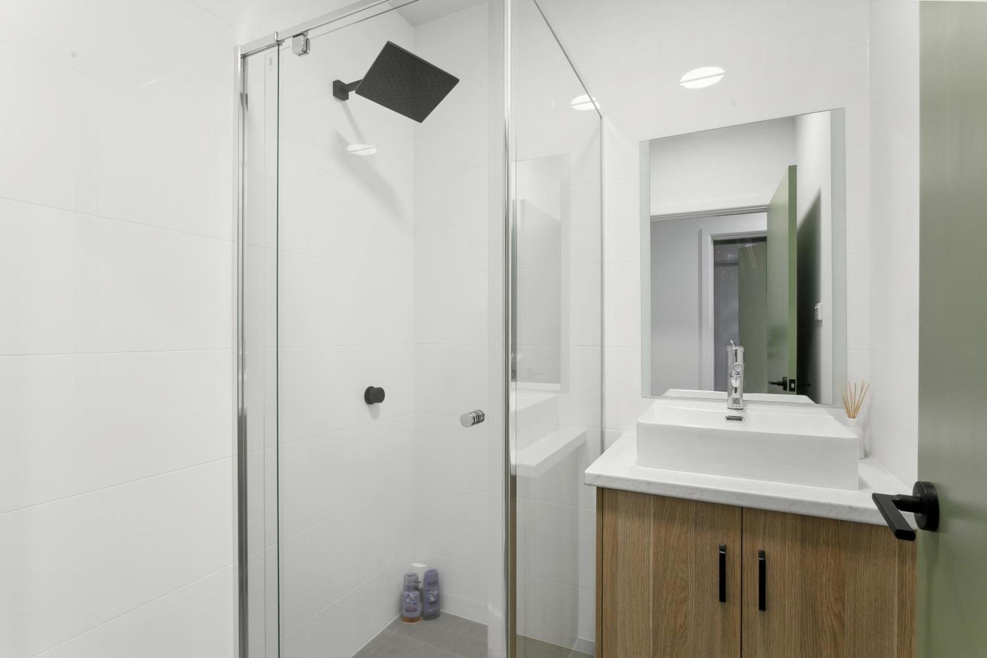 Cozy - Private In Cbd With Shared Facilities *