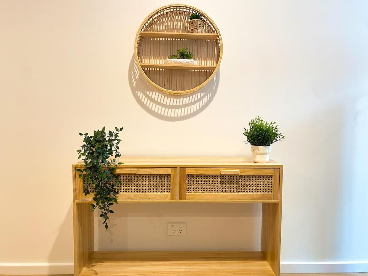 Stunning 2br @ Cbd With Pool-gym-bbq Apartment Adelaide