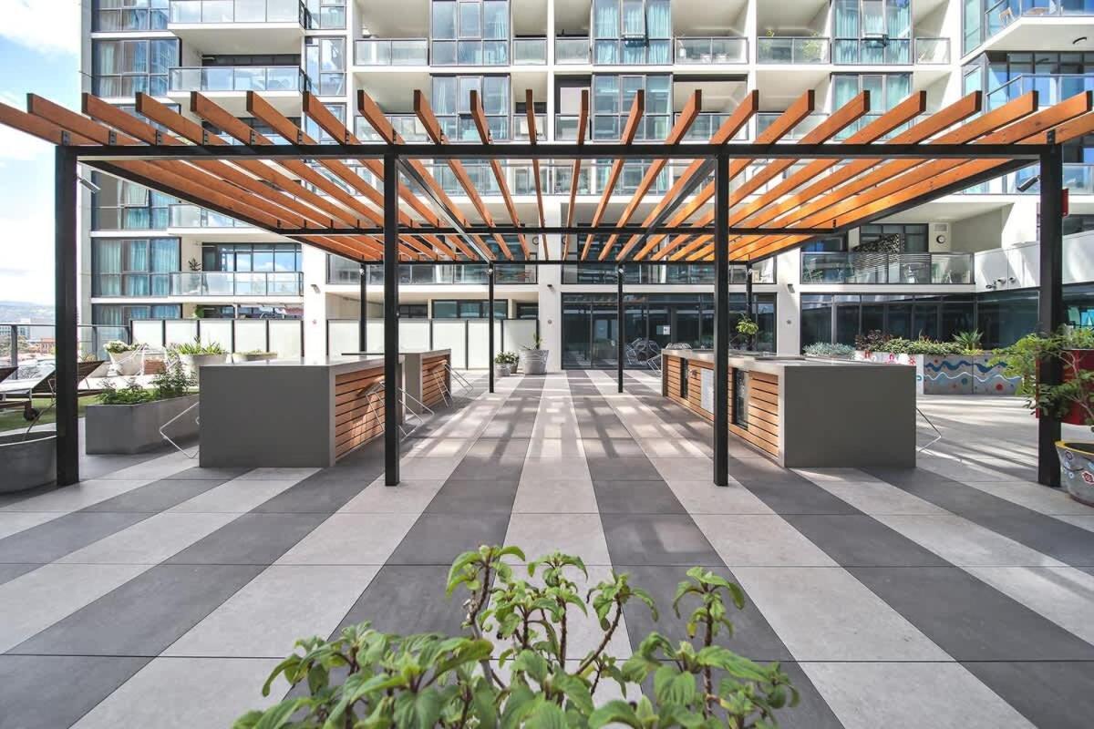 Modern 2br Cbd With Pool-gym-bbq Apartment *